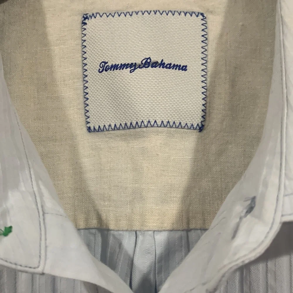 A3️⃣ Tommy Bahama Casual Button Down Shirt Lg - Picture 4 of 9
